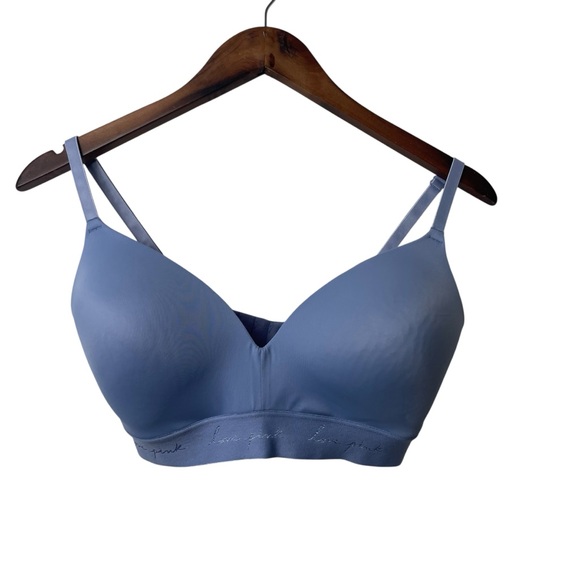 Victoria's Secret Blue Seamless Bra‎ Intimates - Picture 1 of 3